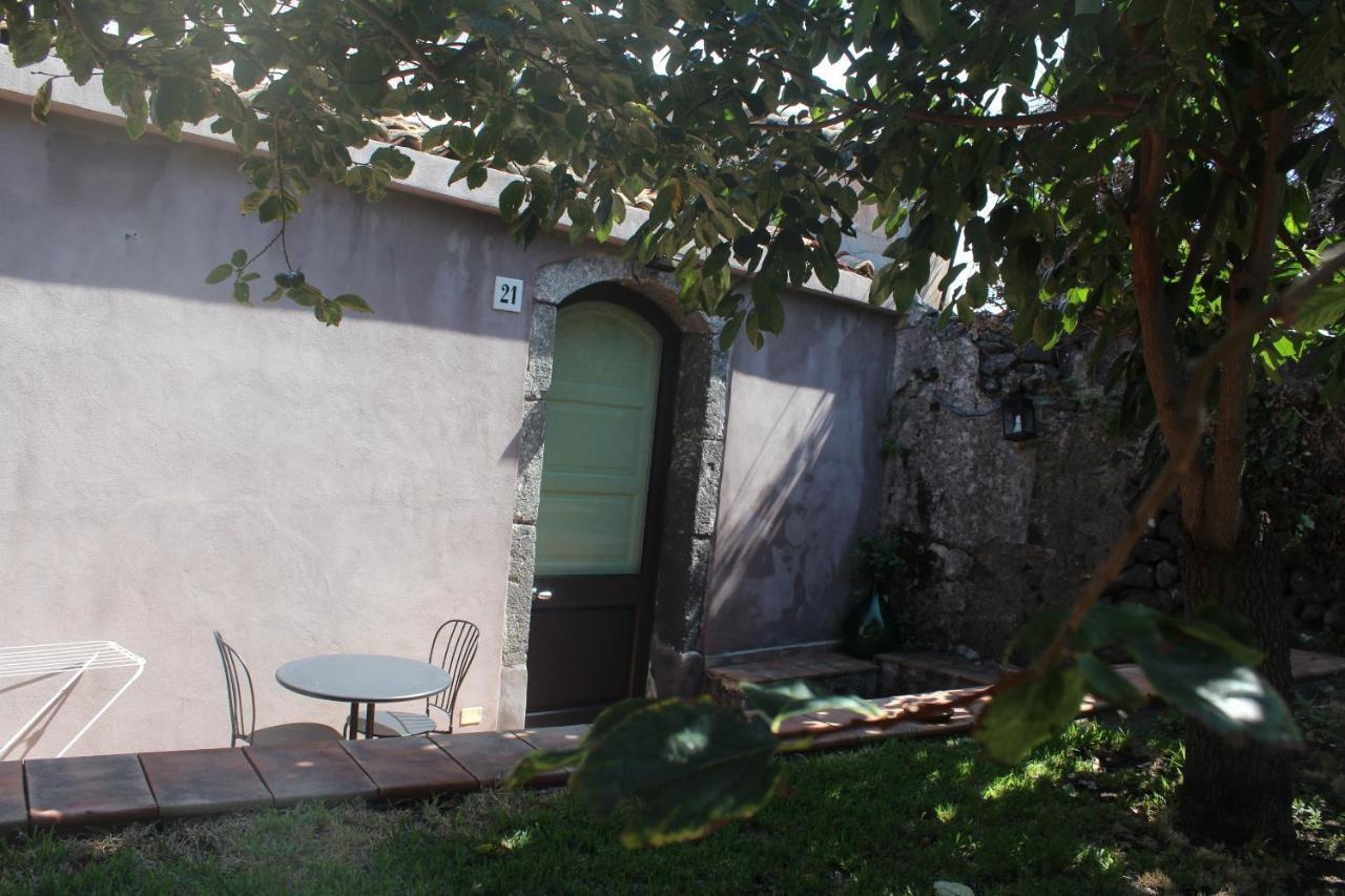 Il Giardino Degli Ovali Villa Фиумефредо ди Сицилия Екстериор снимка
