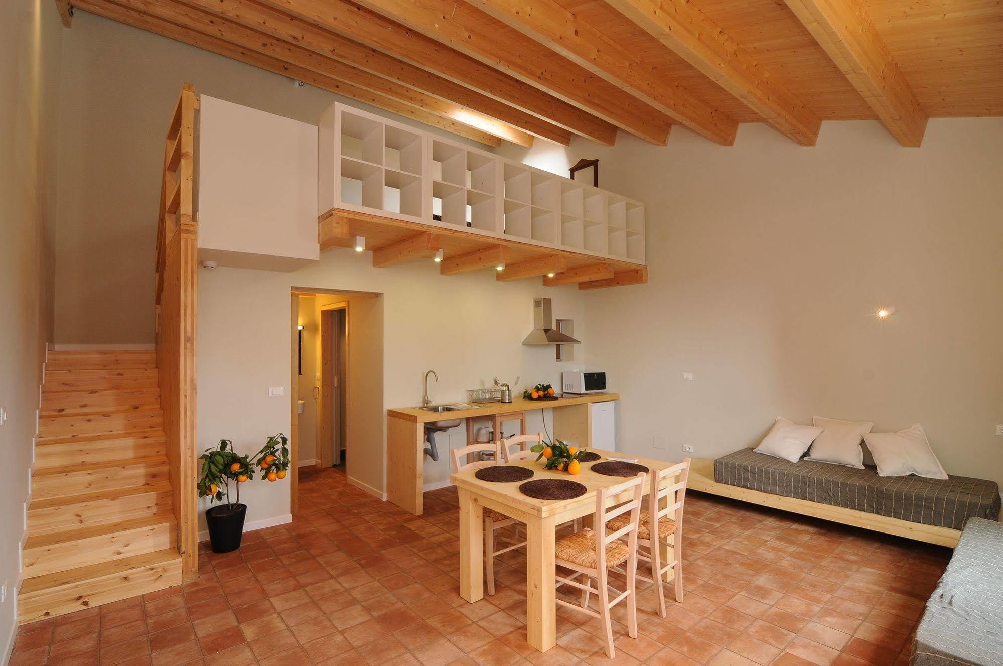 Il Giardino Degli Ovali Villa Фиумефредо ди Сицилия Екстериор снимка